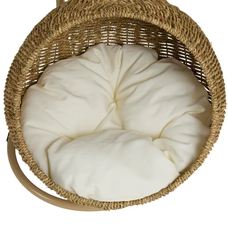 Close-up van het witte kussen in de mand