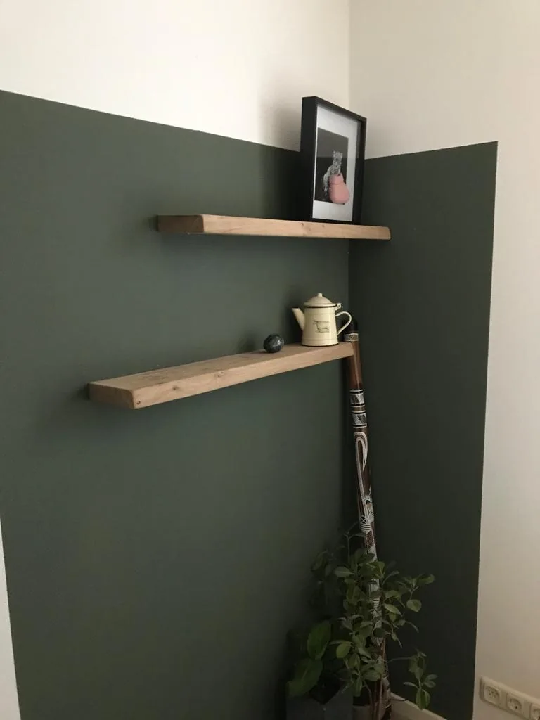 Eiken wandplanken in een hoekopstelling