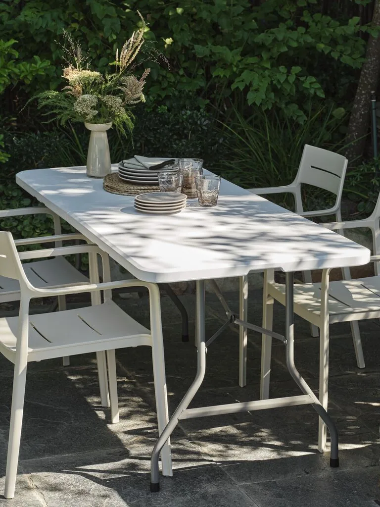 KULESKOG klaptafel gedekt buiten